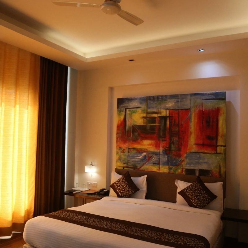 four-leaf-hotel-budaun-luxury-room