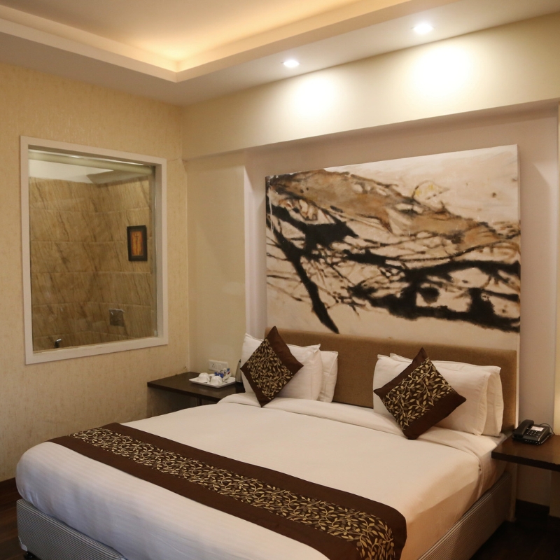four-leaf-hotel-budaun-suite