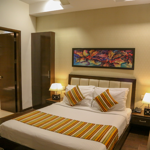 four-leaf-hotel-mall-road-amritsar-executive-room-4